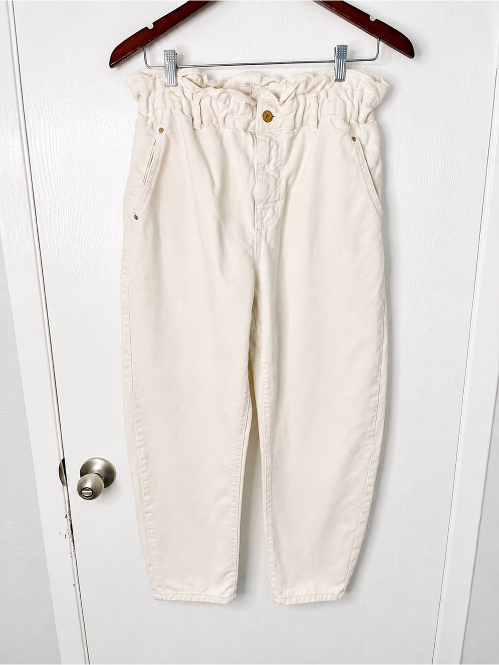 Zara Paperbag Waist Ecru Jeans | High Rise | Size 6